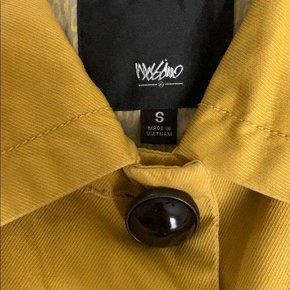 Yellow jacket - Picture 3 of 4